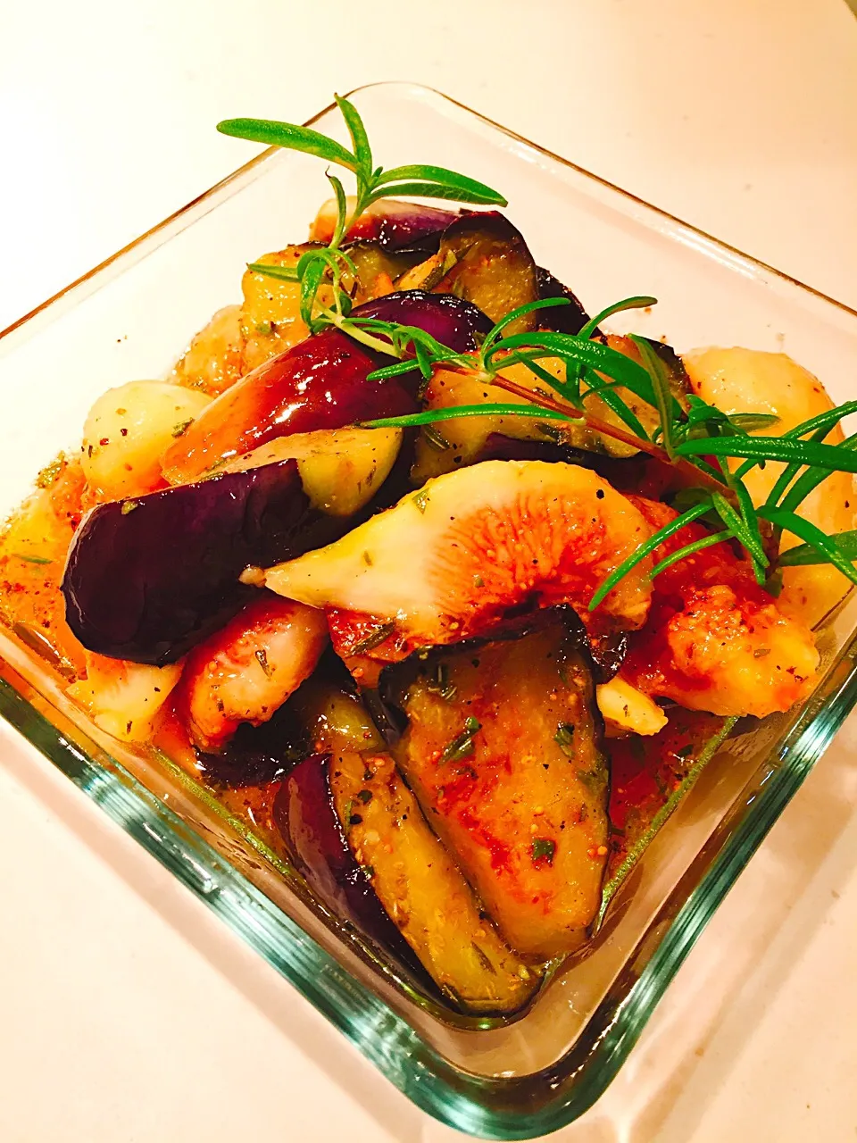 Snapdishの料理写真:D&D風 イチジクとナスのマリネ

#fig #eggplant #ナス #イチジク|hipboaさん