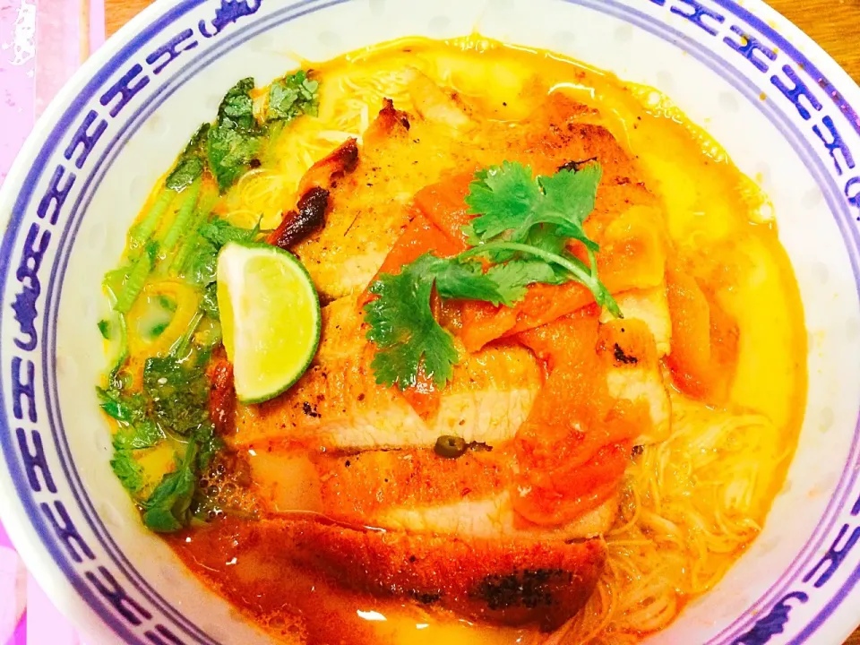 Tom yum pork rice noodle|Jessie Shareさん