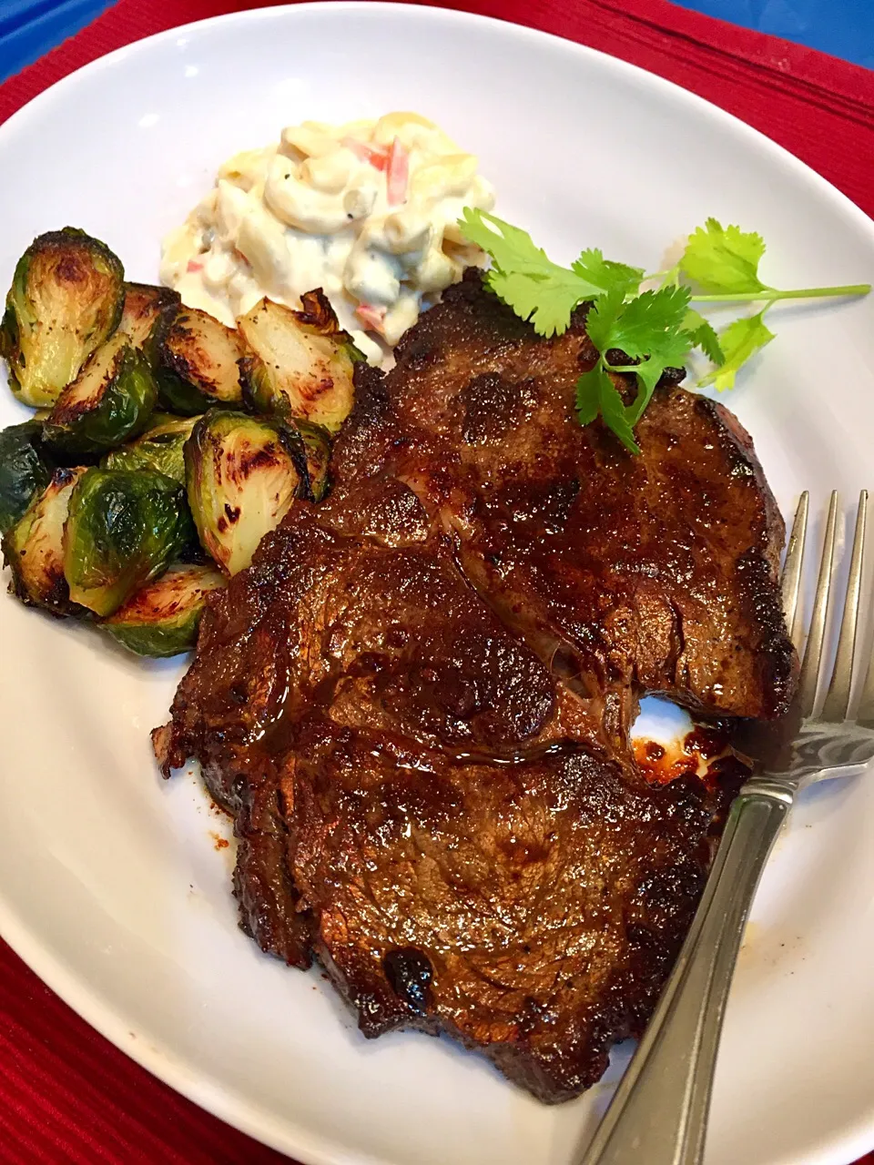 Ribeye Steak with Roasted Brussels sprouts|Alma's Home Kitchenさん