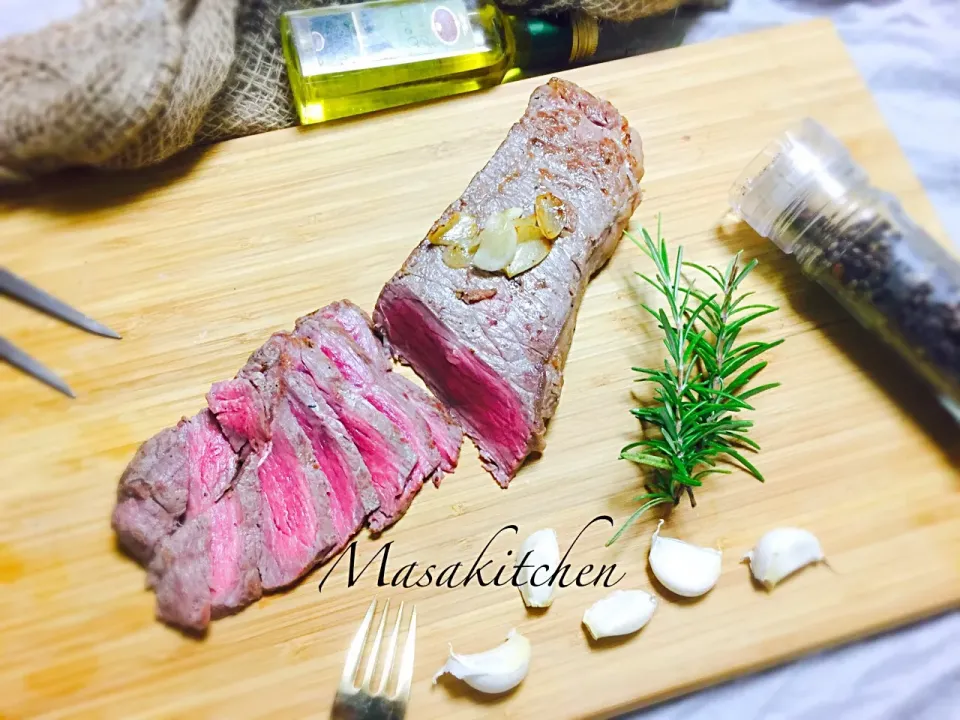 Snapdishの料理写真:sirloin steak for dinner|Masakiさん