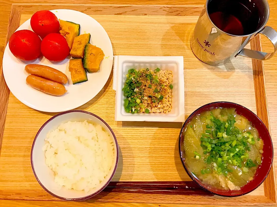 今日の朝飯！

#フルーツトマト #カボチャ #ウインナー #ひきわり納豆 #ナスの味噌汁|茂木 和哉さん