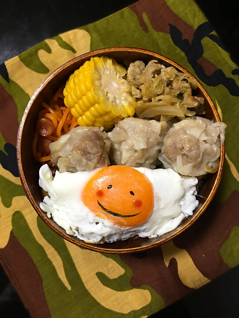 お盆前に冷蔵庫整理弁当



色々と使い切らなきゃ！
目玉焼きの下は焼鳥だよ〜ん








青梅立川|にゃおさん