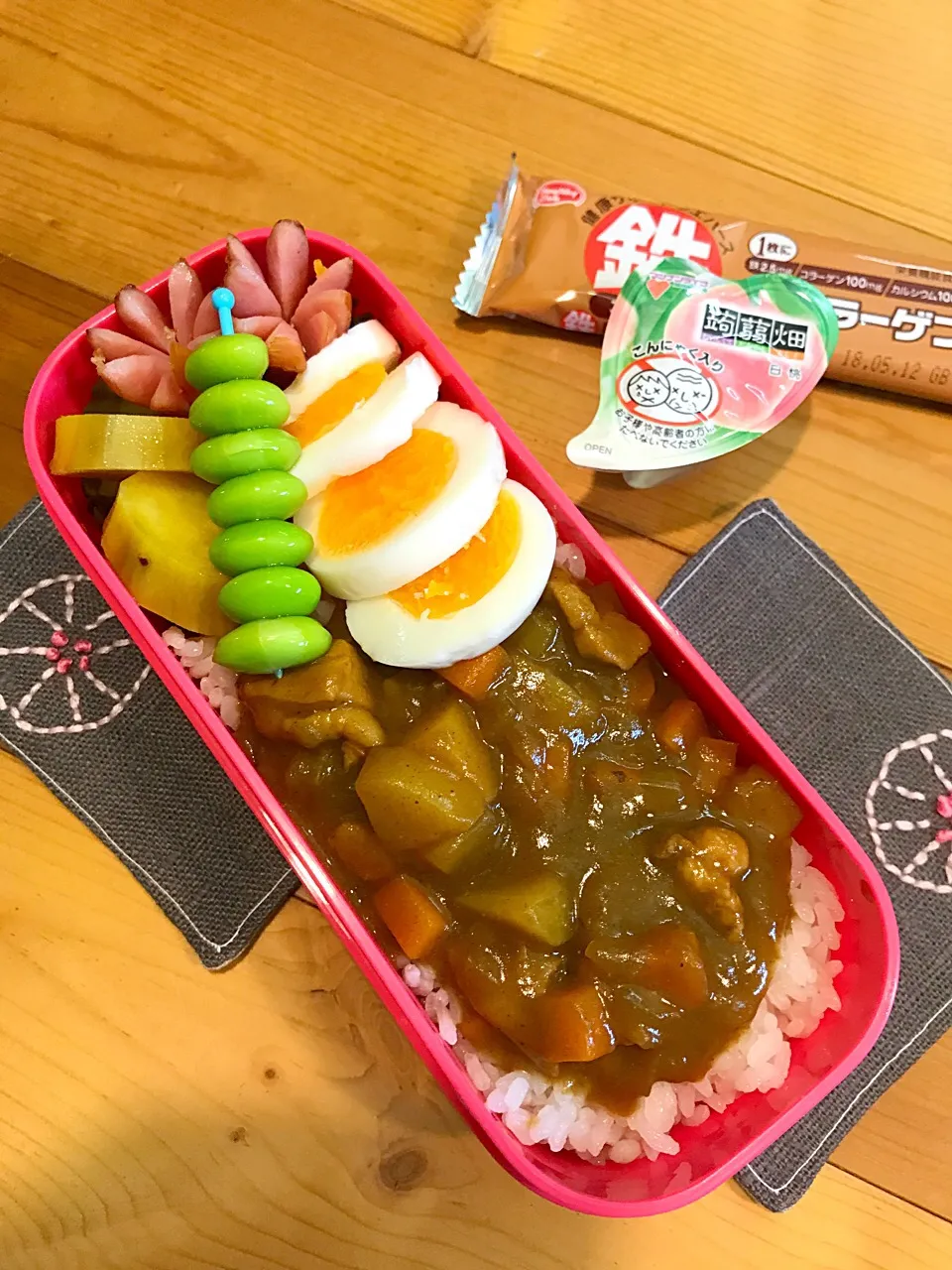 パパたろ弁当🍱

カレーライス
ゆで卵
枝豆
ソーセージ
さつまいもの蜜漬け|ひななぎさん