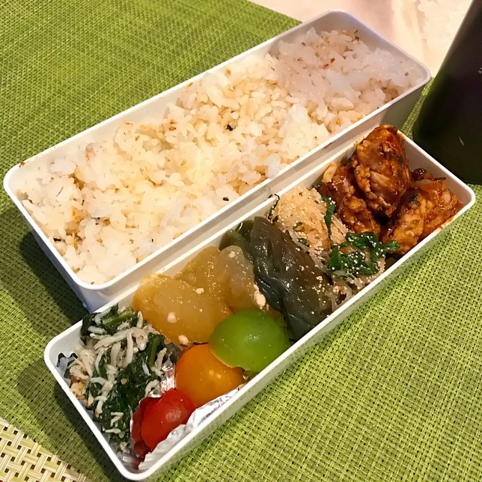 今日のお弁当
とりつくね弁当🍱
雨降りの朝 
気持ちだけでも明るく😊|mokoさん