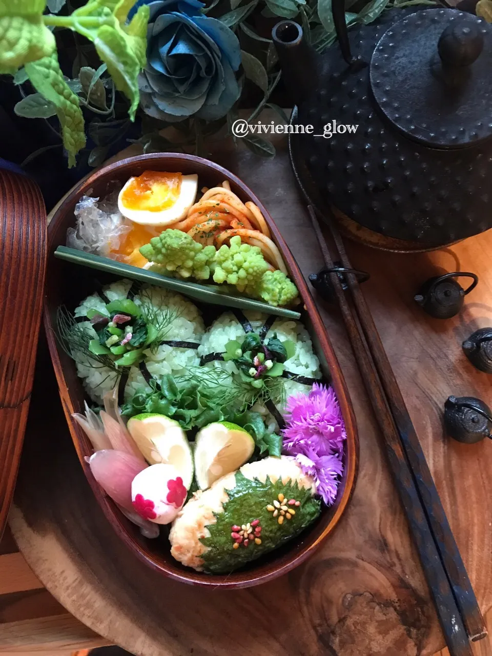 小松菜のお花おむすび弁当|vivienne_glowさん