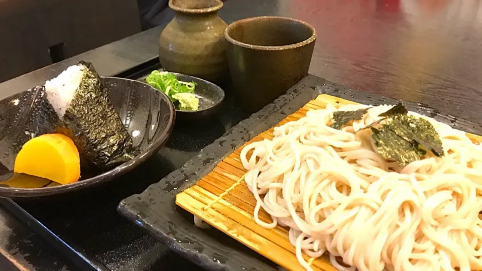 お客さん鬼や👹拙者昼食済ませたと言っているのに蕎麦屋に連行された😭だから痩せぬのだな😭|にゃあ（芸名）さん