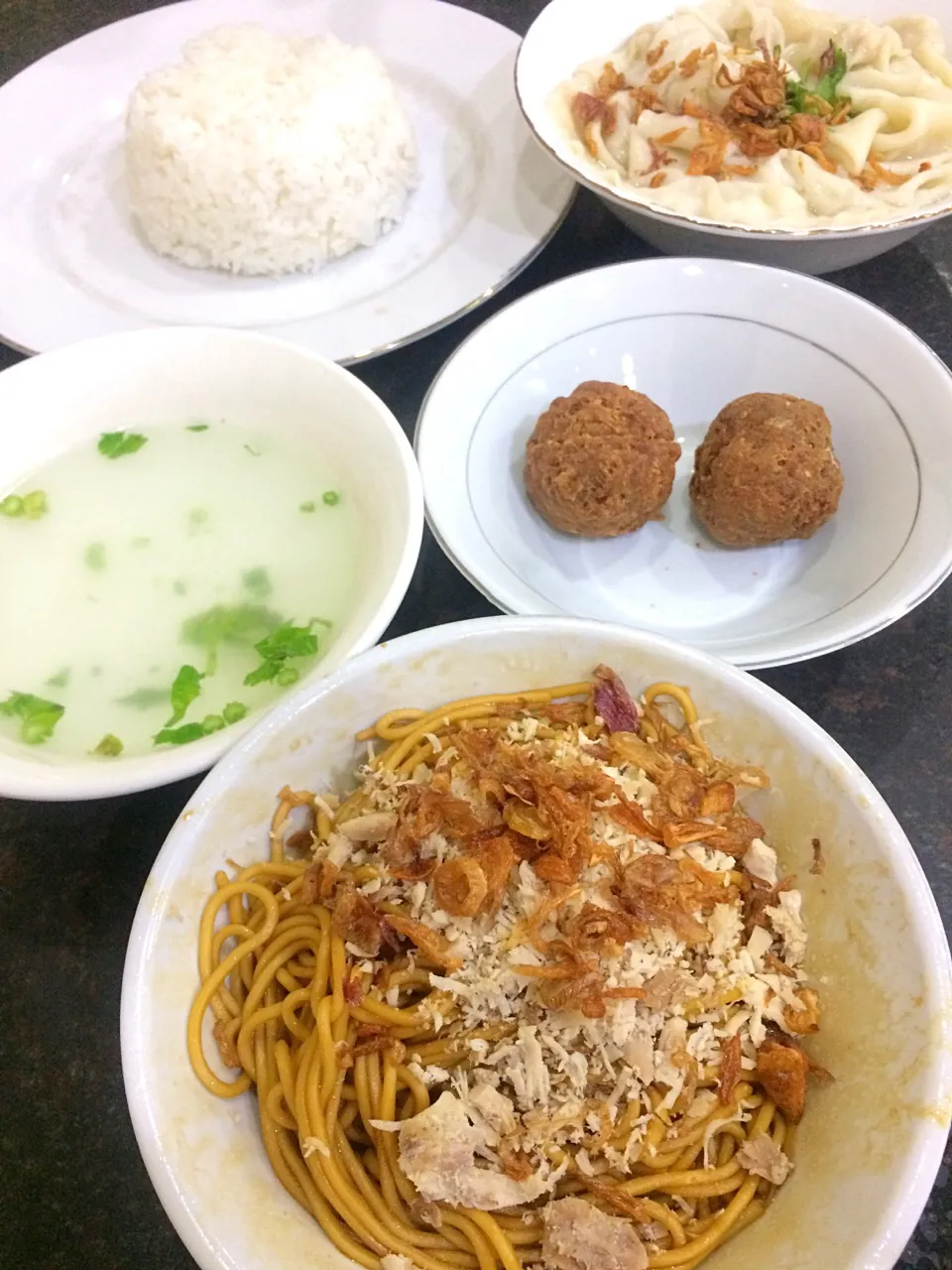 Chicken noodle with fried pork meatball|Natasya Affendiさん