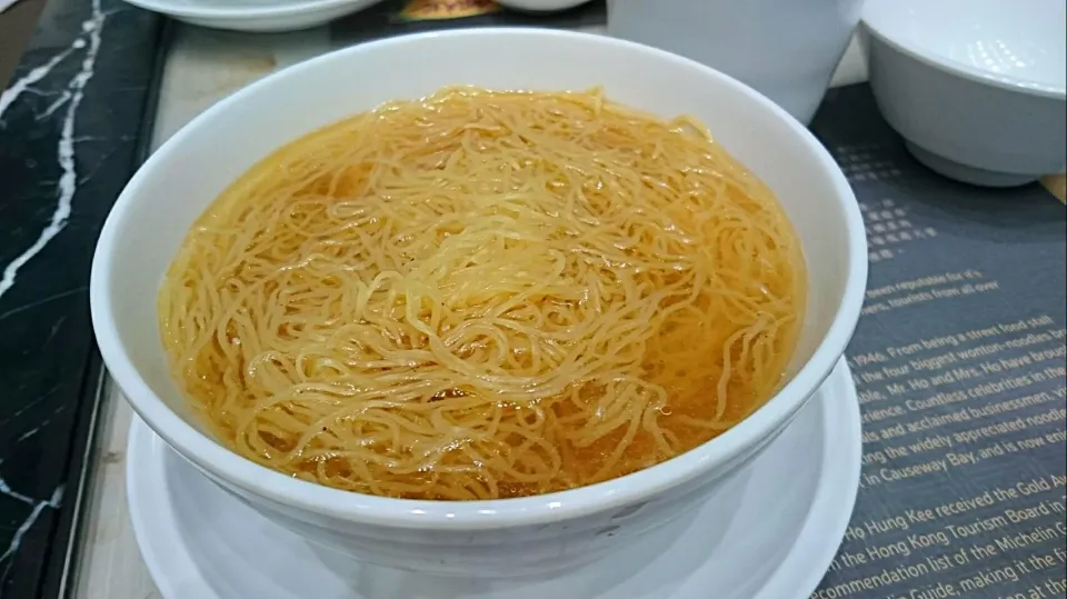 Snapdishの料理写真:海老ワンタン麺|ぶりじっとえいちぇるさん