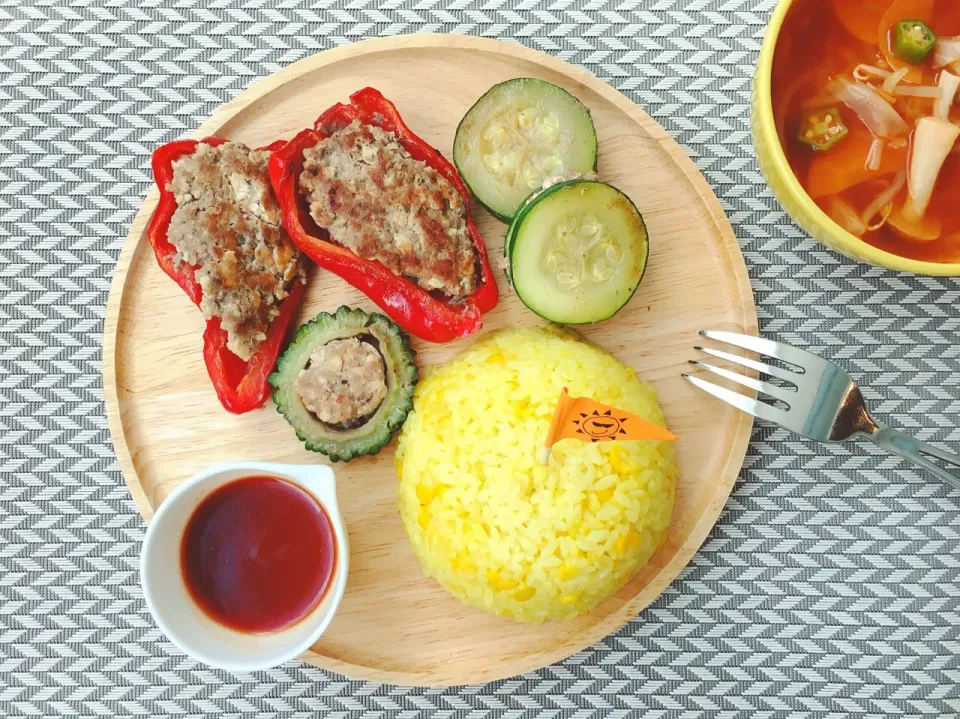 Snapdishの料理写真:夏野菜バーグ＆コーンのパエリアプレート😋🍽🔆|leeさん