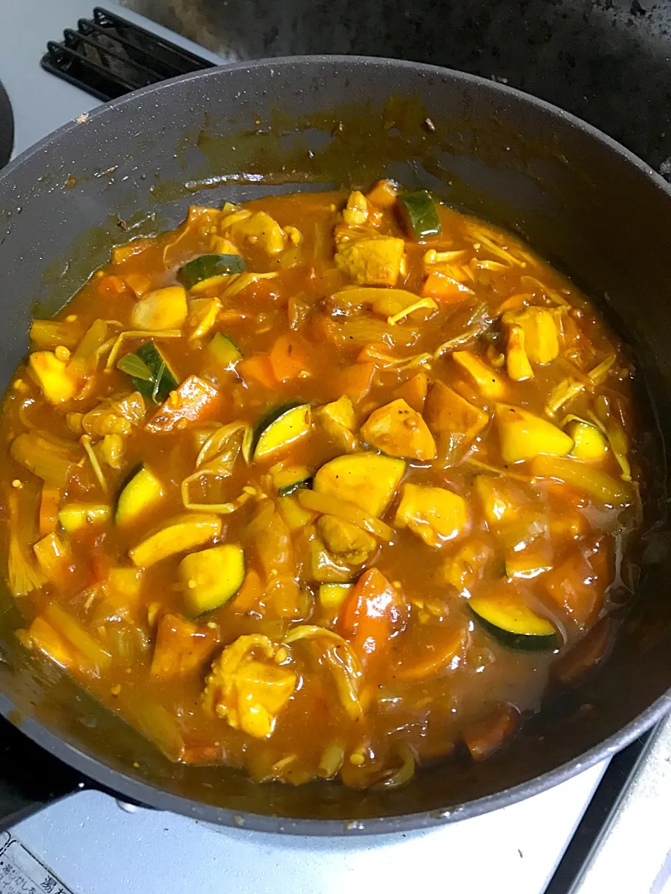 鶏肉と野菜のトマト煮🍅|つばりん亭さん