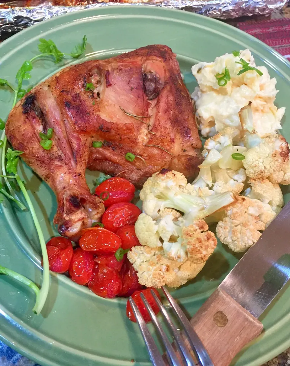 Roasted Chicken Leg Quarters with Broccoli, and Sweet Tomatoes 🍅|Alma's Home Kitchenさん