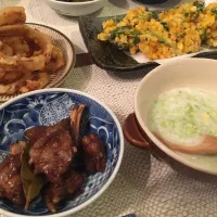 Snapdishの料理写真:とうもろこしと三つ葉揚げ
オニオンリング
枝豆冷静スープ
スペアリブ|まのっくすさん