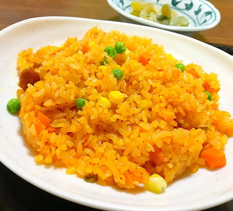 単身赴任の晩ごはん  大阪王将のキムチ炒飯（冷凍）ミックスベジタブル増量    野沢菜漬|ぽんたさん