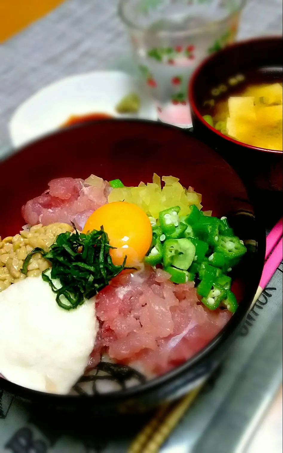 ねばねば丼。夏はこれで乗り切らねば。|ちはるさん