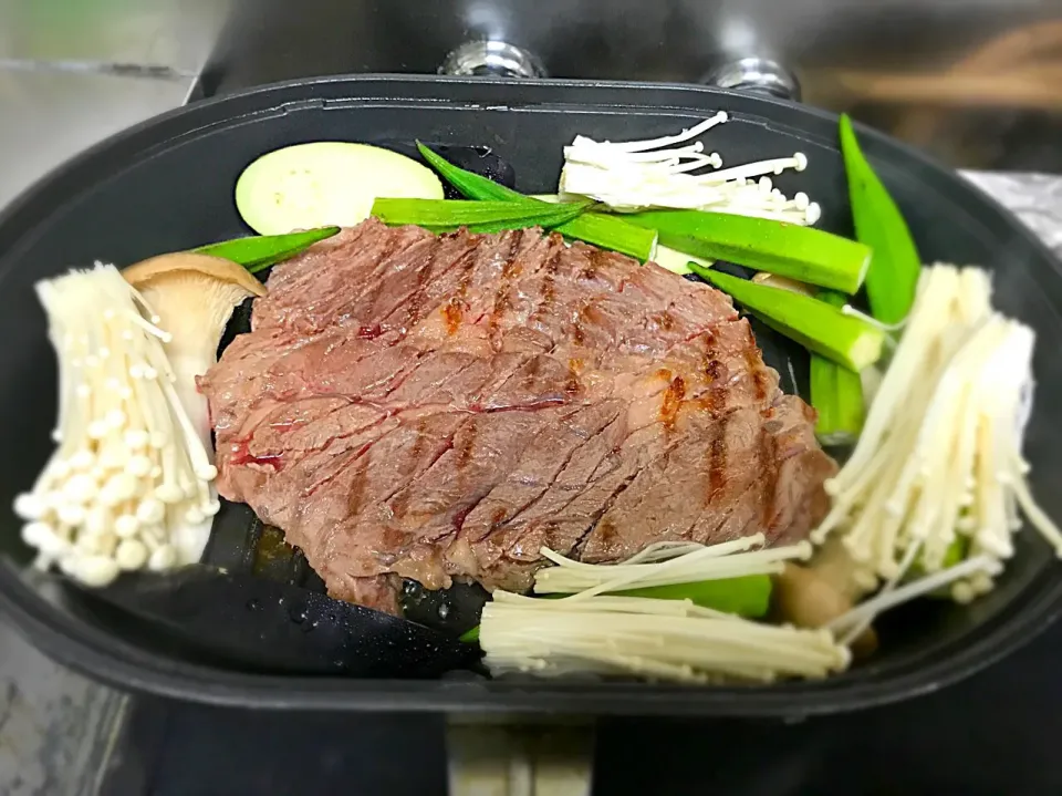 #beefsteak #beef #vegetables #steakdinner #steak #steakhouse #homemadefood #homemade|Food Gardenさん