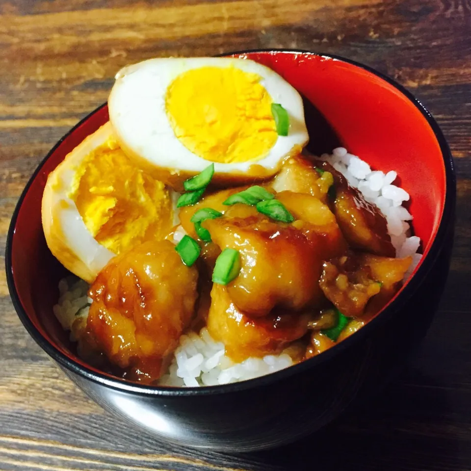 #豚の角煮丼🐷
実はお麩丼ですねん😆（笑）|いしくん。（たまご王子🥚🐣🐥🐔）さん