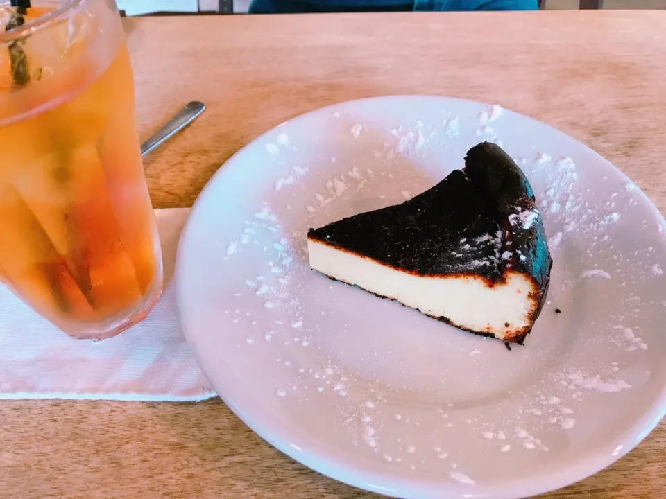 バスクのチーズケーキ|ちゃみこさん