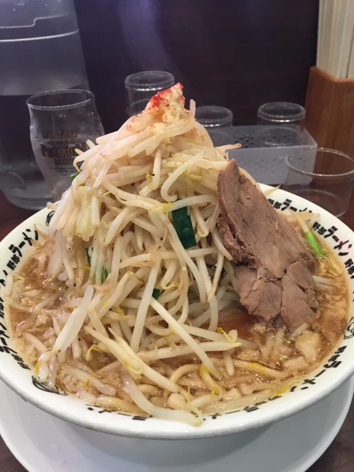 Snapdishの料理写真:野郎ラーメンブタックカード行使で野菜増し無料|PegaOさん