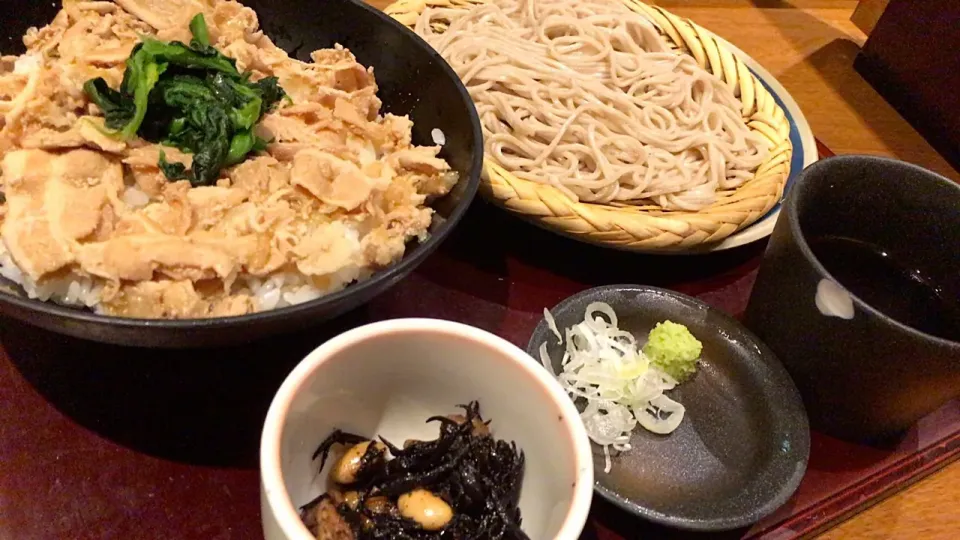 【日替】金沢乃家の豚丼 〜 ヤマト醤油仕立て〜 を頂きました。|momongatomoさん