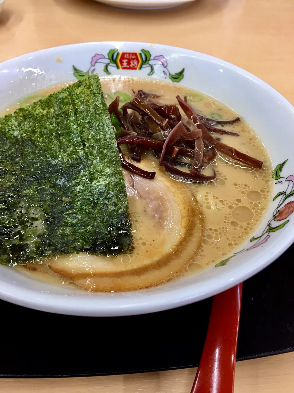 Snapdishの料理写真:とんこつラーメン🍜キクラゲ💓|keikoさん