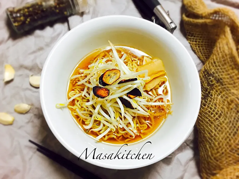 Bean sprouts&fried garlic ramen  soysauce soup|Masakiさん