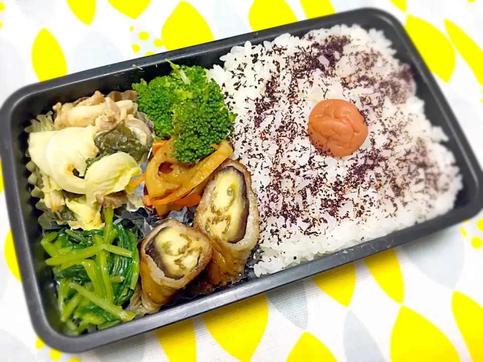 Snapdishの料理写真:👨🏻父ちゃん弁当
ナスの肉巻き照り焼き味
豚バラ入野菜炒め
蓮根きんぴら
ほうれん草の胡麻和え|まいまいさん