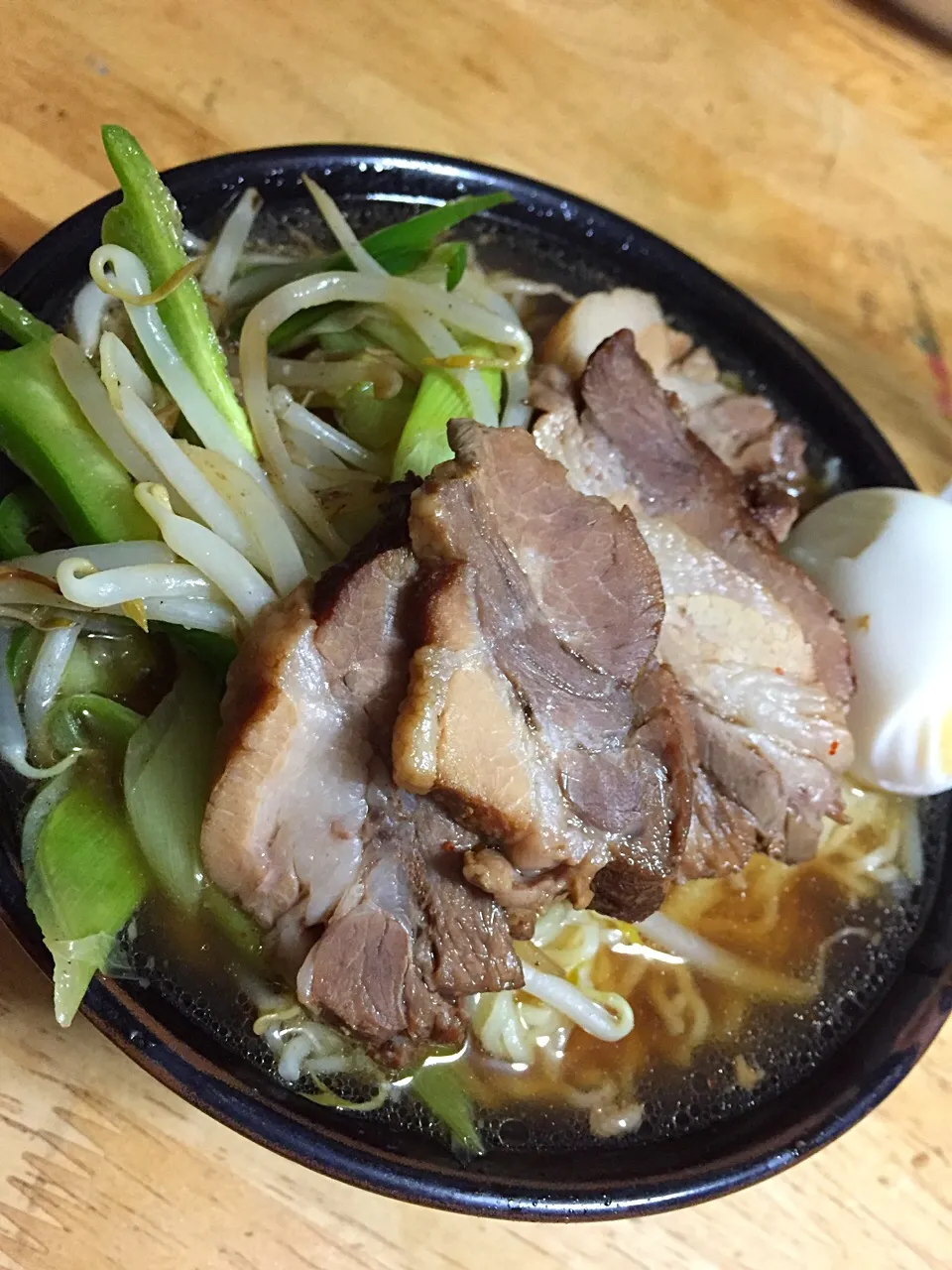 釧路ラーメン
業務スーパーのやわらか煮豚でタレとチャーシューにしましたっ！|kanamumamaさん