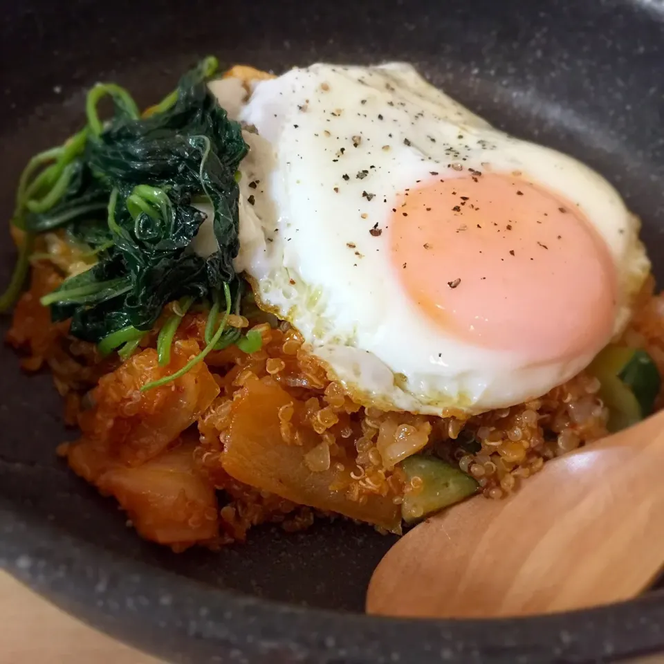 キムチビビンバ風キヌア🍳 お肉なしでも大満足♪|manchiさん