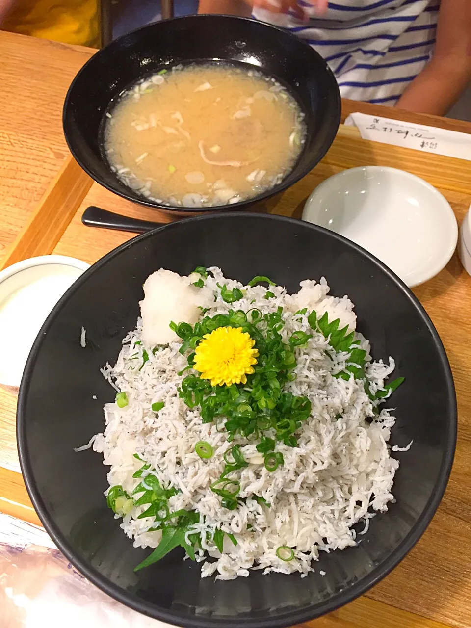 しらす丼（温玉添え）@沼津 かねはち（静岡県沼津）|Kazuya Miyukiさん