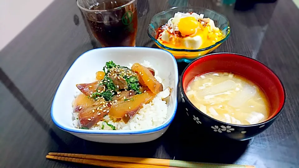 イサキの漬け丼、大根の味噌汁、ラッコ|サトリさん