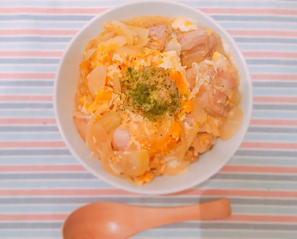 Snapdishの料理写真:＊親子丼(豚の角煮の汁をリメイク)|みじんこさん