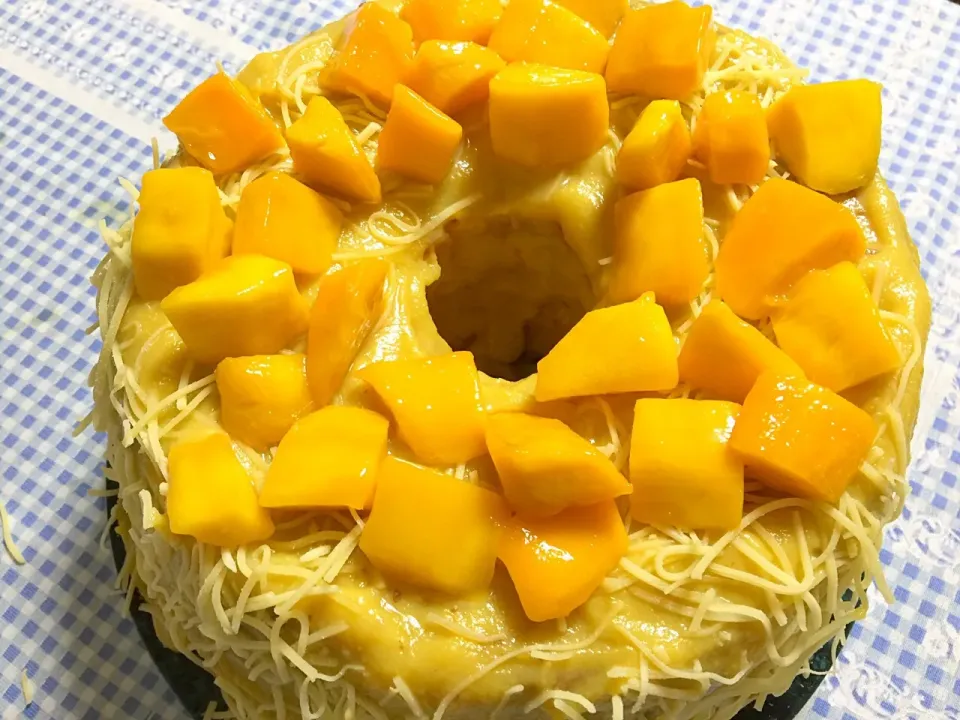 Snapdishの料理写真:Mango Yema Cake

#mango

#yemacake|Tito Jickain Recososa Jrさん