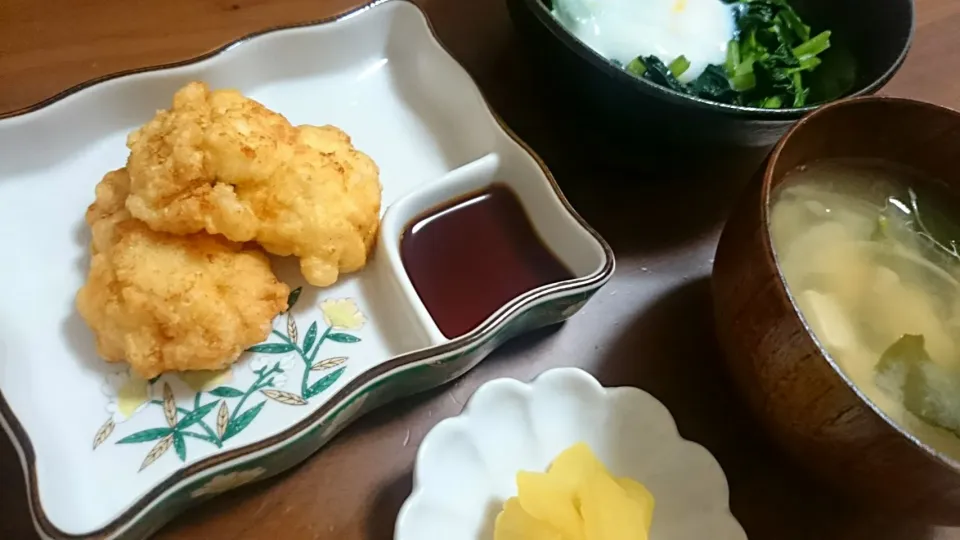 鱧天ぷら、豆腐玉ねぎかいわれしめじお味噌汁、沢庵、小松菜お浸し|アンジェさん