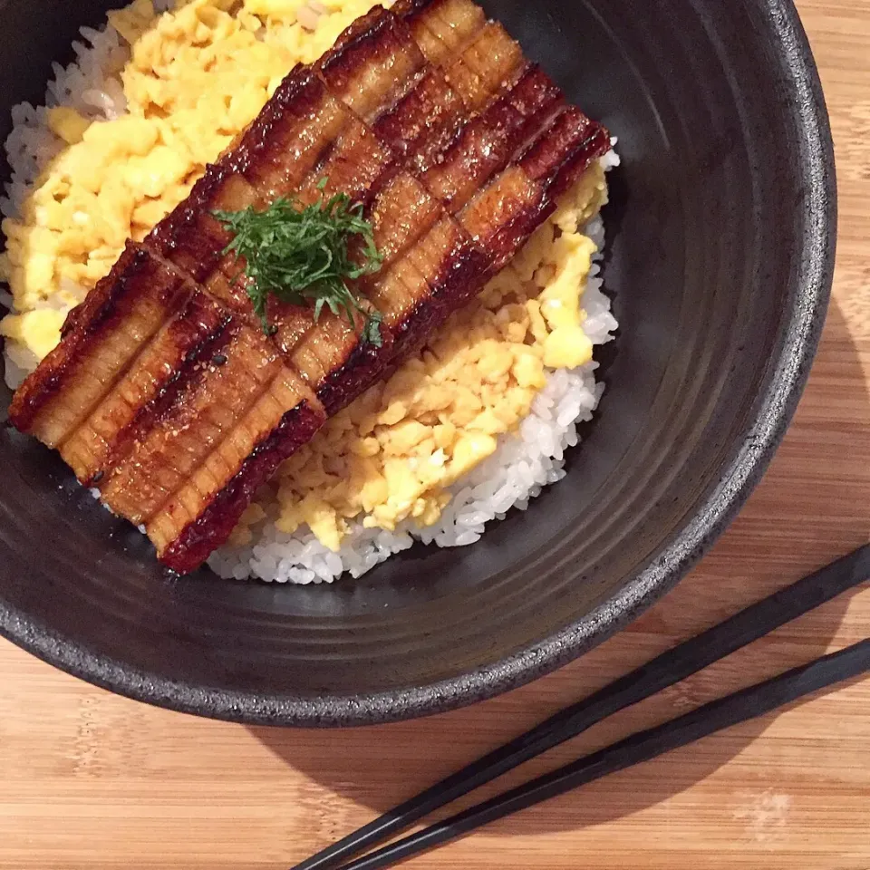 うなぎの蒲焼丼。と見せかけて|nori.co.jpさん