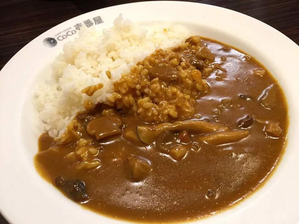 Snapdishの料理写真:きのこカレー|T. Wonderさん