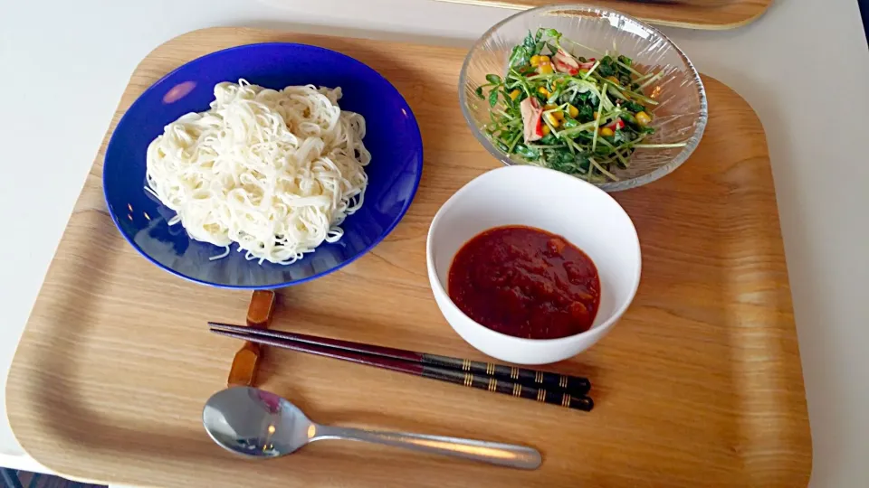 今日の昼食　無印のカレー、そうめん、豆苗サラダ|pinknari🐰🌈さん