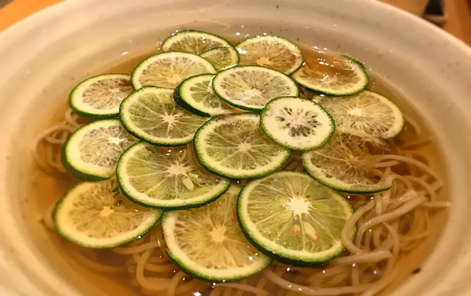 けふの昼餉は🥝すだち蕎麦🍜暑い夏で食欲落ちた時でもスッキリ頂けますわ😋|にゃあ（芸名）さん