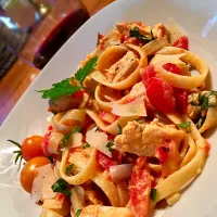 Snapdishの料理写真:Fettuccine with chicken in a roasted red pepper sauce.|MJRoperさん