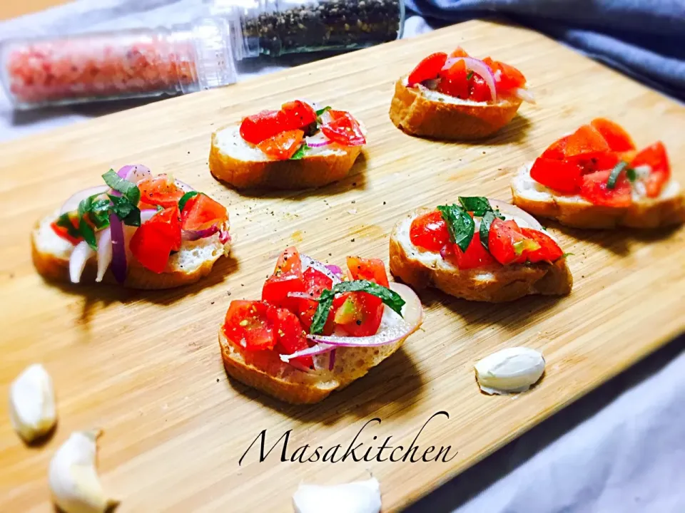 Snapdishの料理写真:Bruschetta for the first dish of home party|Masakiさん