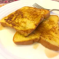 Has been requested by the girls since lastnite. French Toasted with Maple Syrup #Canadiansweettooth #breakfast #yummylicious|Eyfa Labrieさん