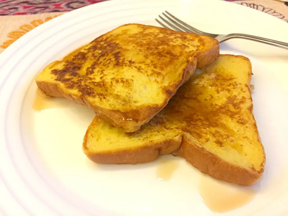 Has been requested by the girls since lastnite. French Toasted with Maple Syrup #Canadiansweettooth #breakfast #yummylicious|Eyfa Labrieさん