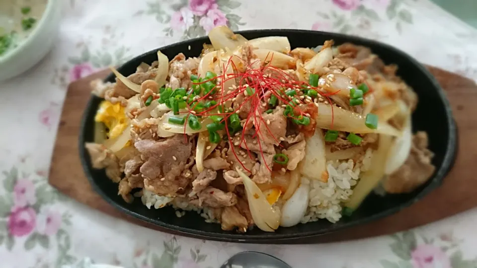 ボリューム満点
鉄板焼き飯|らんちゃんさん