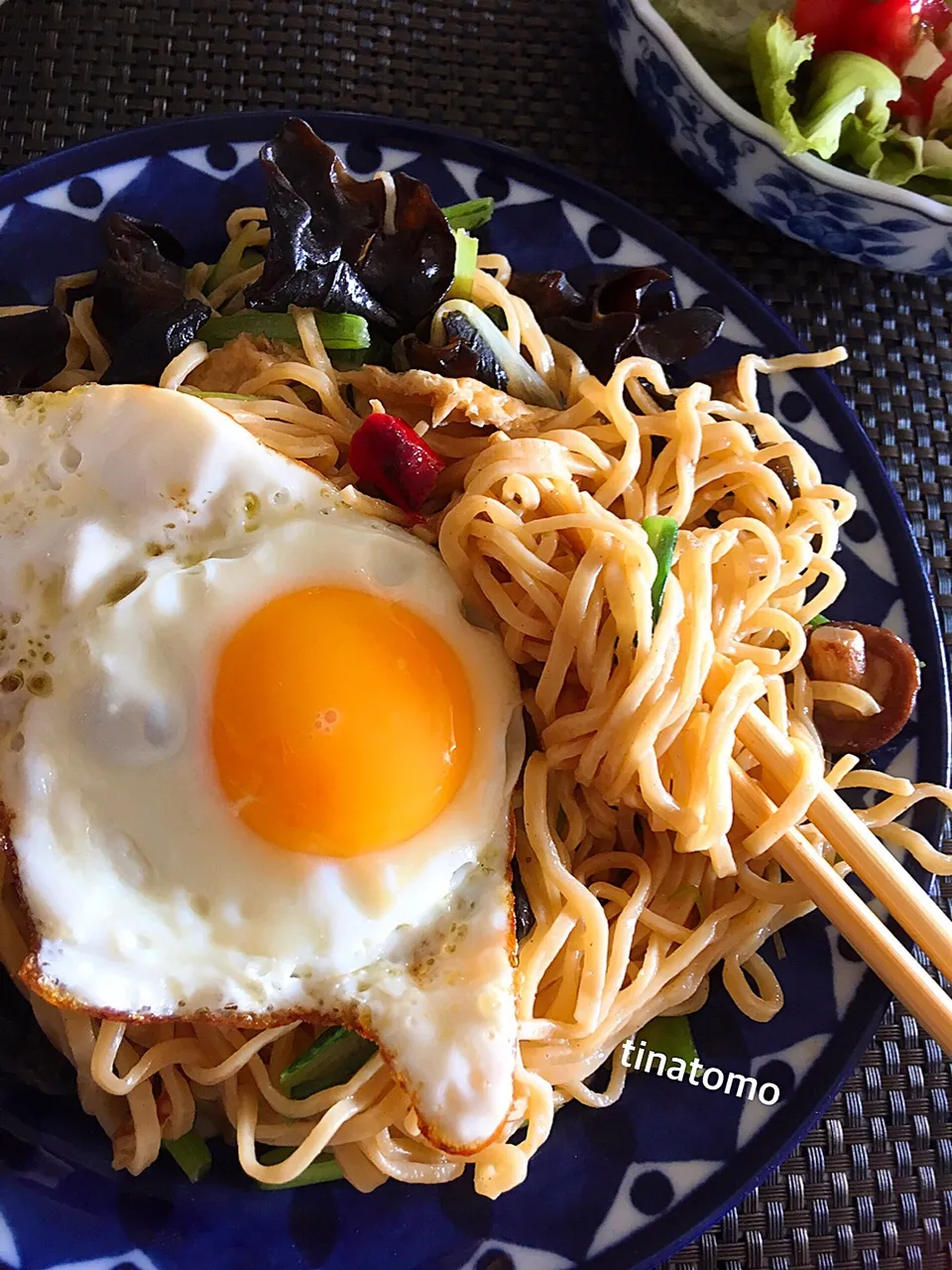 インスタントラーメンでエスニック焼きそばー！|Tina Tomoko😋さん