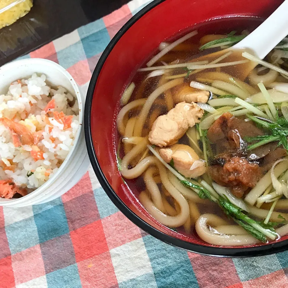 鶏と梅のうどんと鮭ごはん|純さん