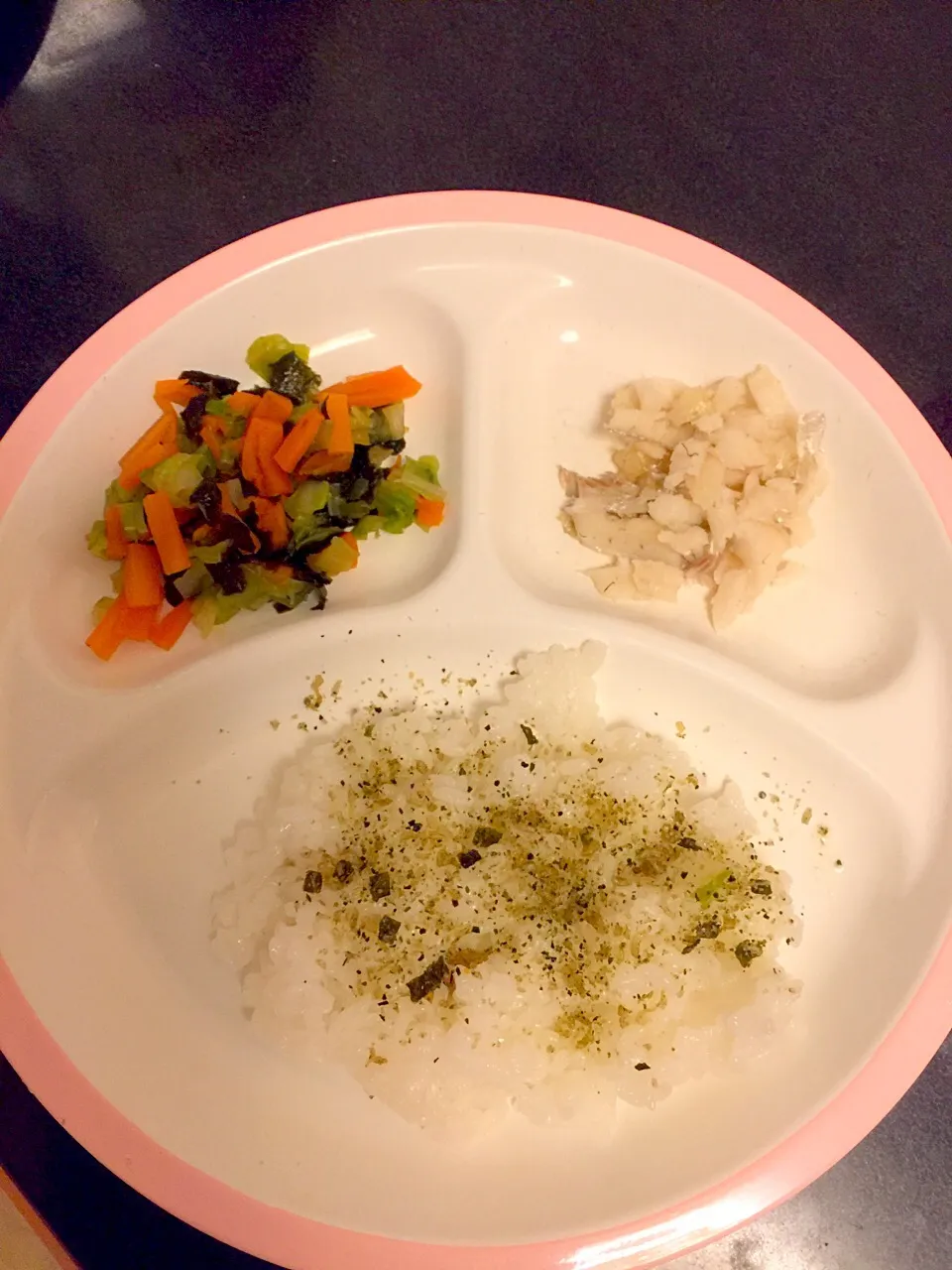 Snapdishの料理写真:離乳食 夜
・ふりかけごはん
・焼き魚(タチウオ)
・キャベツとにんじんの磯和え
・スイカ(写真なし)|ぺろたんさん