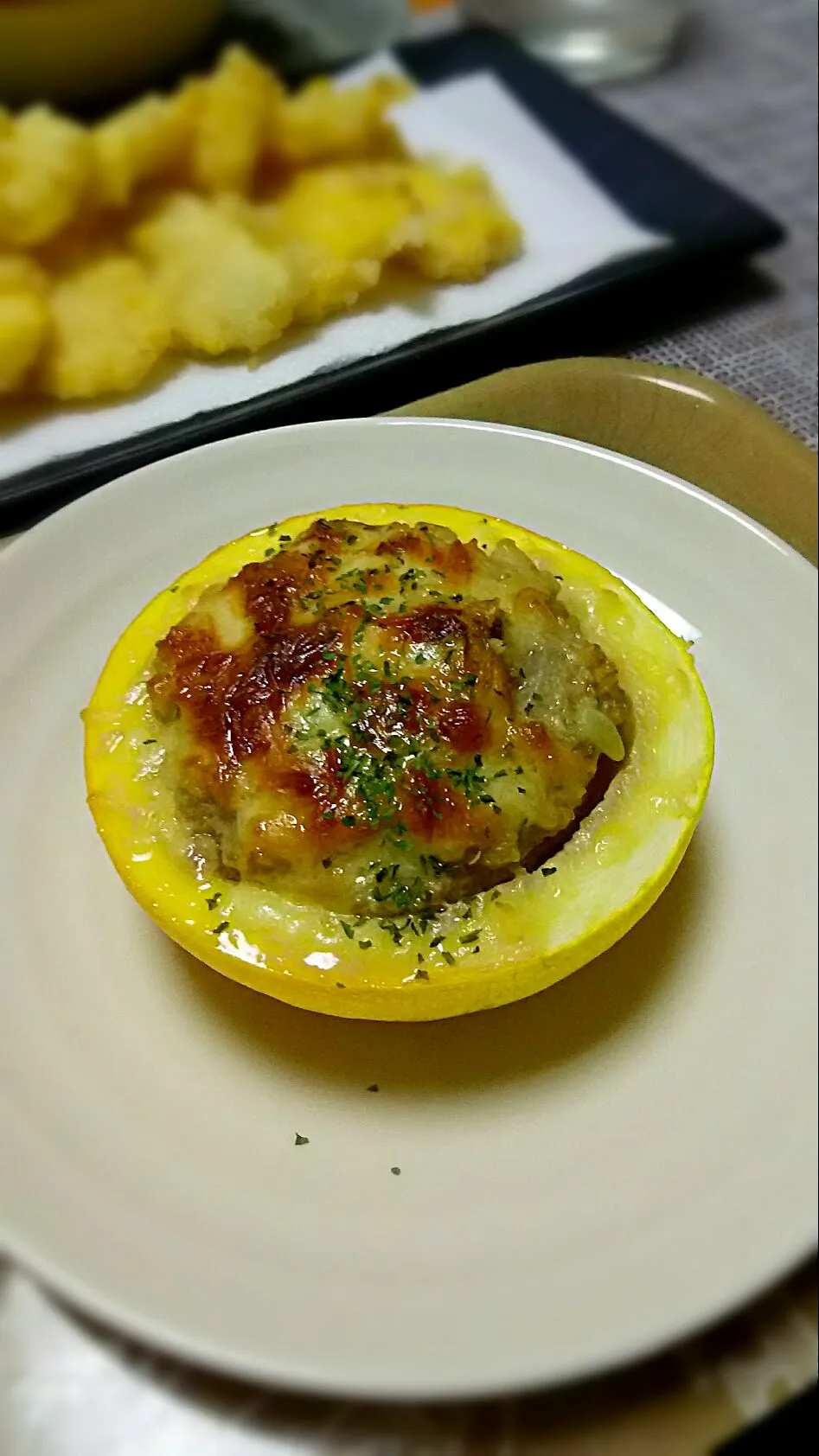 ズッキーニ丸ごと肉詰めオーブン焼き🍴|ちはるさん