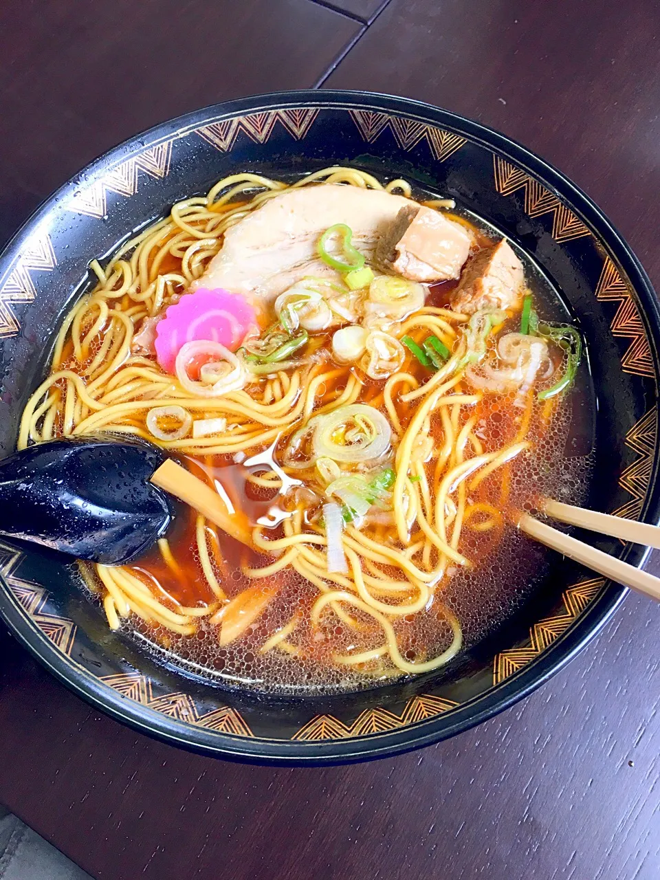 Snapdishの料理写真:旭川市加藤屋永山店 醤油ラーメン|nyama1さん