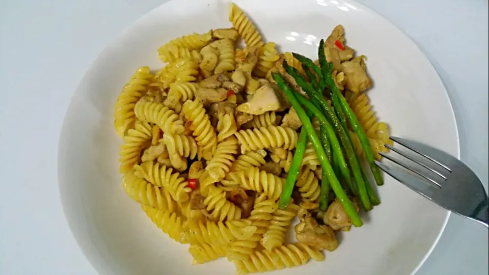 Spicy tumeric chicken thigh pasta😅😥|🌷lynnlicious🌷さん