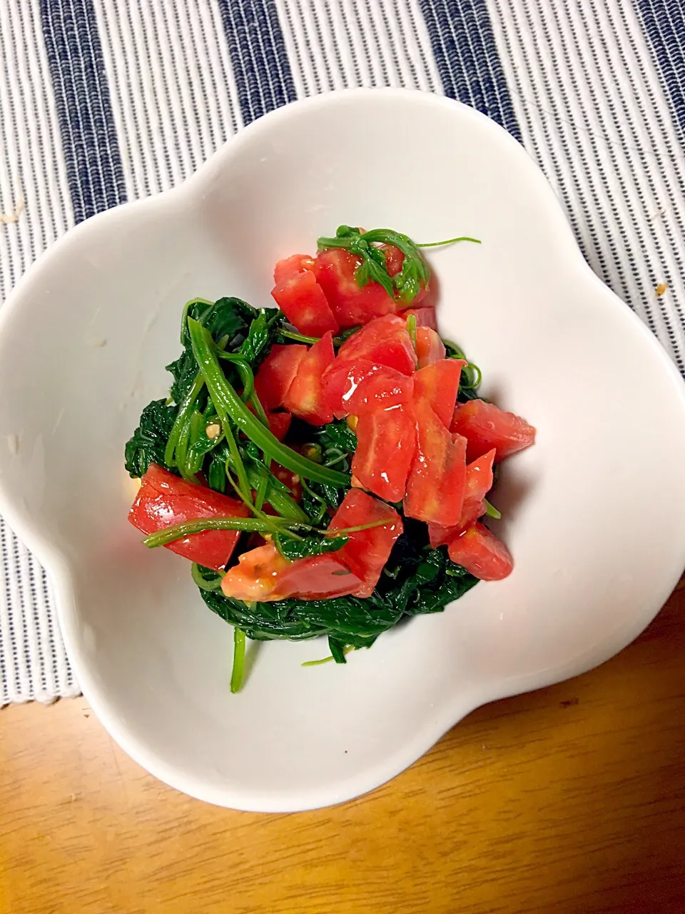 ampalaya leaves with tomato salad|Cion Komineさん