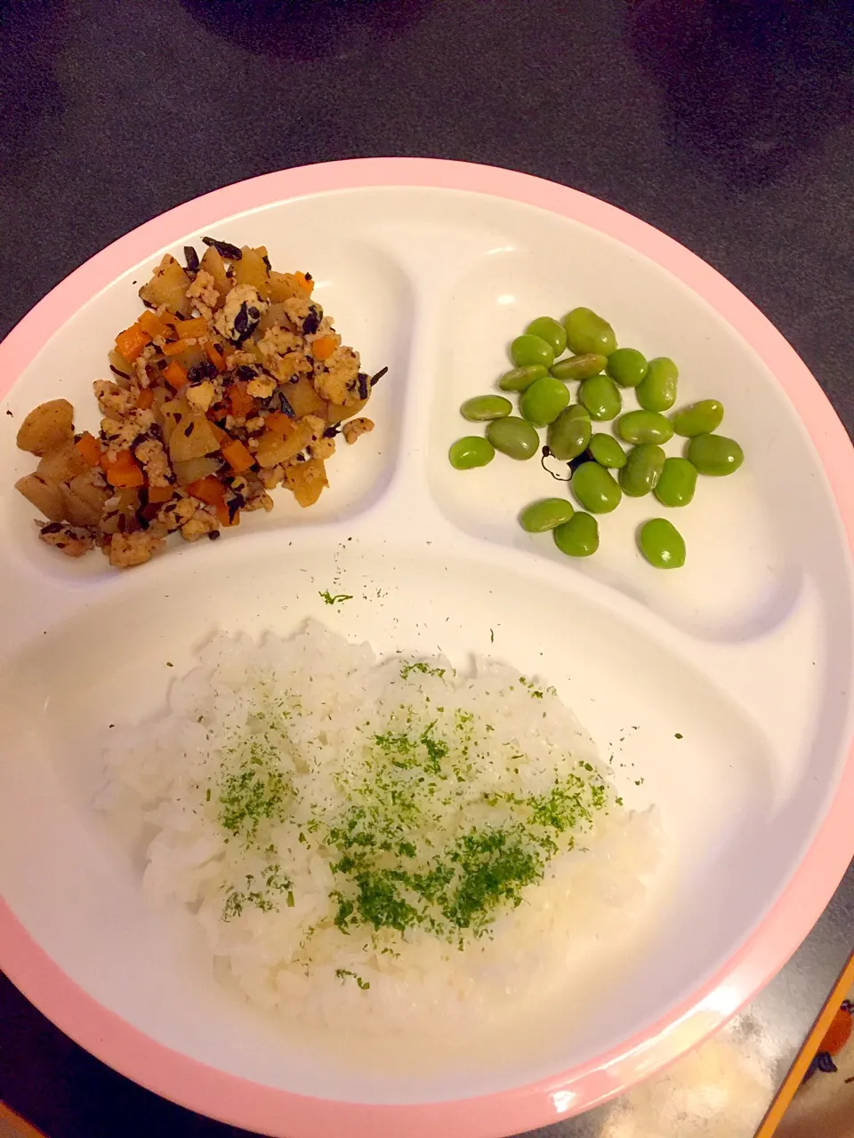 離乳食 夜
・青のりかけごはん
・鶏肉と根菜とひじきの煮物
・枝豆
・ブドウ(写真なし)|ぺろたんさん